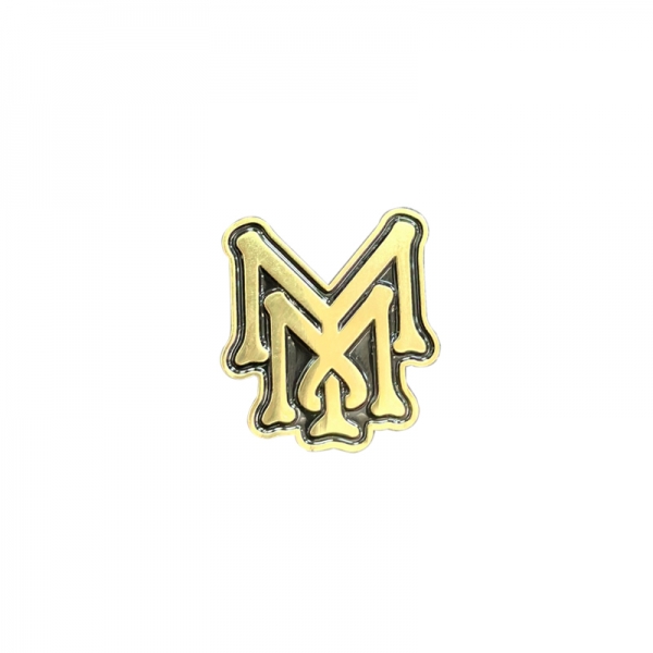 金属M胸章